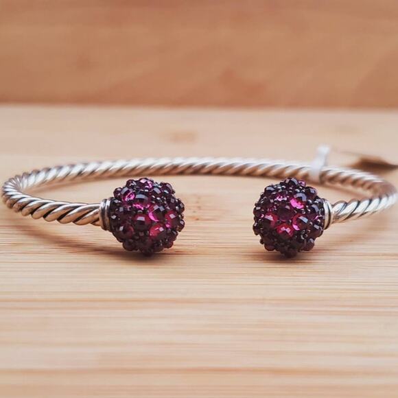 David Yurman Garnet Berries Station Cable Sterling Silver Bracelet NWT - Picture 2 of 8